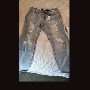 Mid rise light denim boyfriend jean